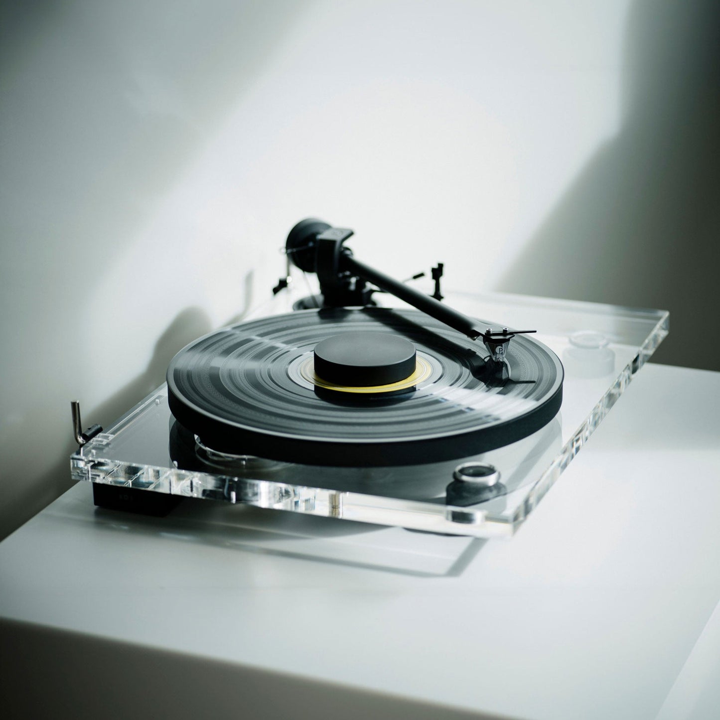 Pro-Ject: XA B Balanced Acrylic Turntable