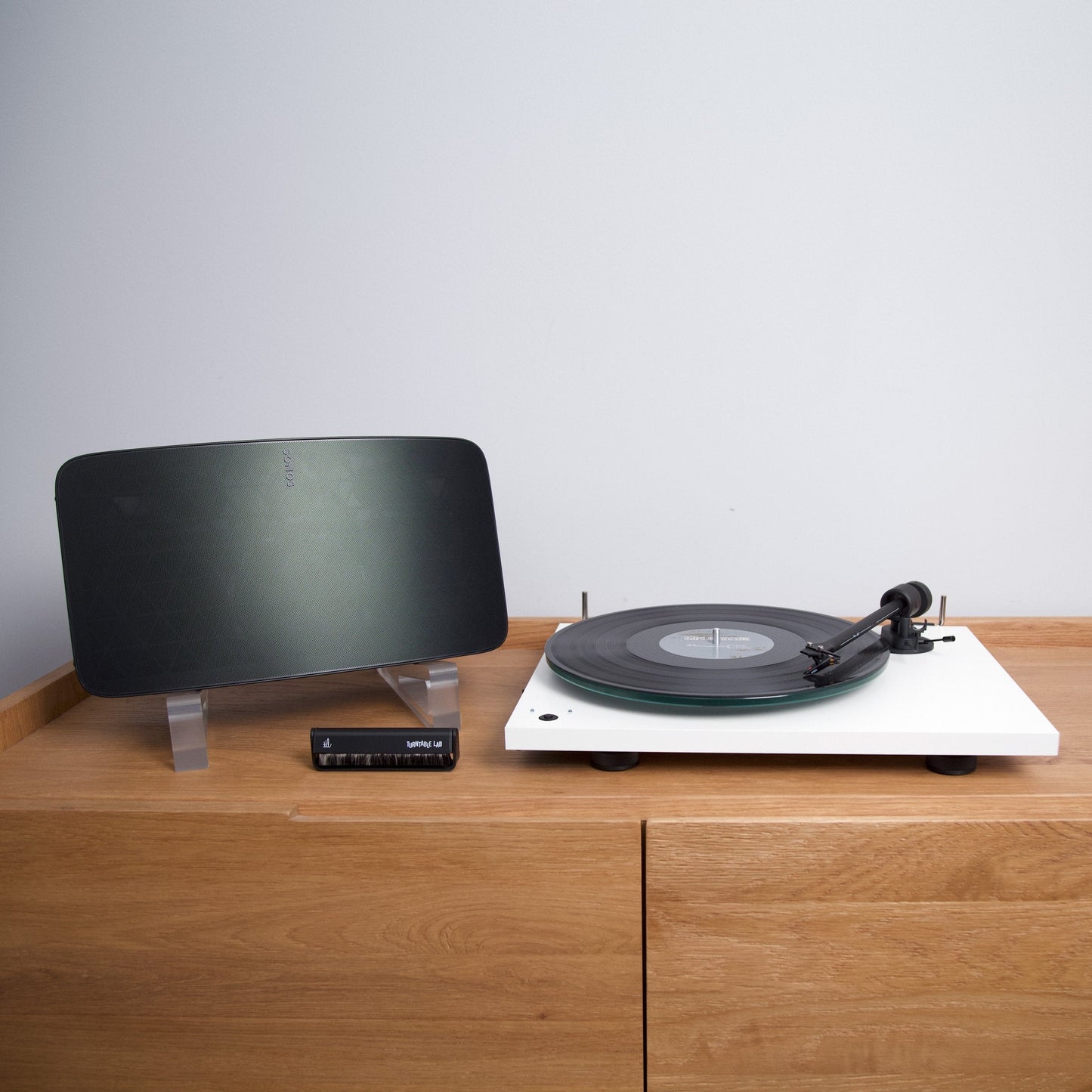 Pro-Ject: T1 Phono SB / Sonos Five / Turntable Package