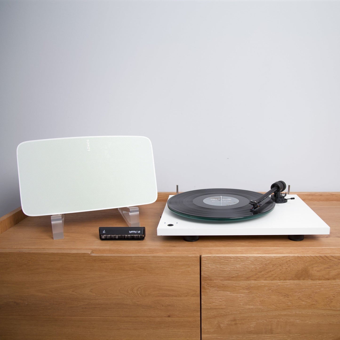 Pro-Ject: T1 Phono SB / Sonos Five / Turntable Package